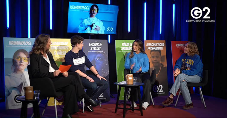 Screenshot från livesändningen av Digitalt Öppet hus på G2 den 27 januari 2021. Bilden visar en panel med ungdomar och en samtalsledare.